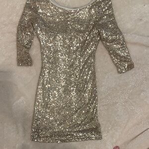 Elegant Gold Sequin Long Sleeve Dress
